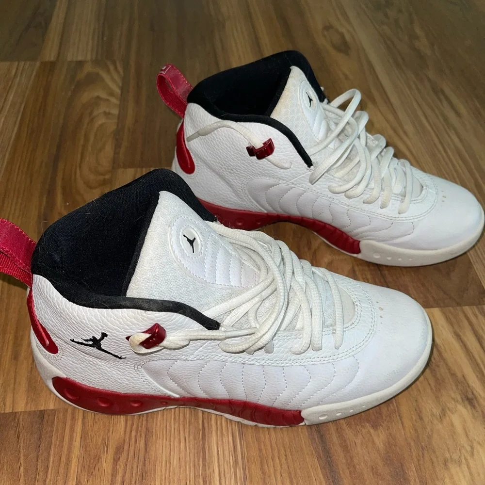 Size 5.5Y Jordans White & Red Sneakers - Picture 2 of 6